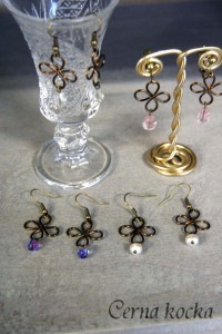 クローバーピアス